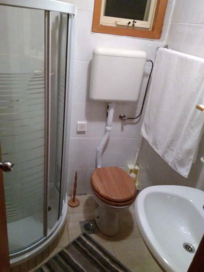 Apartman Nadia Karlobag Luaran gambar