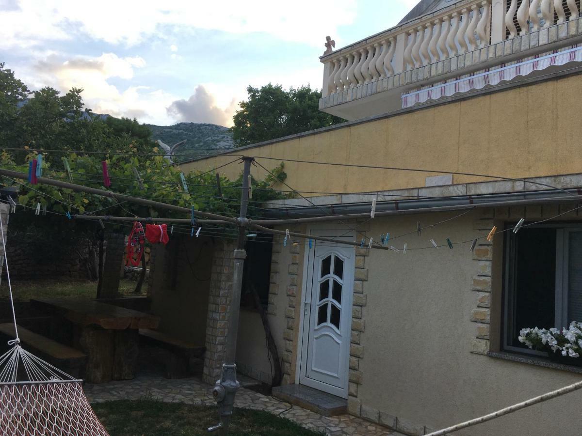 Apartman Nadia Karlobag Luaran gambar